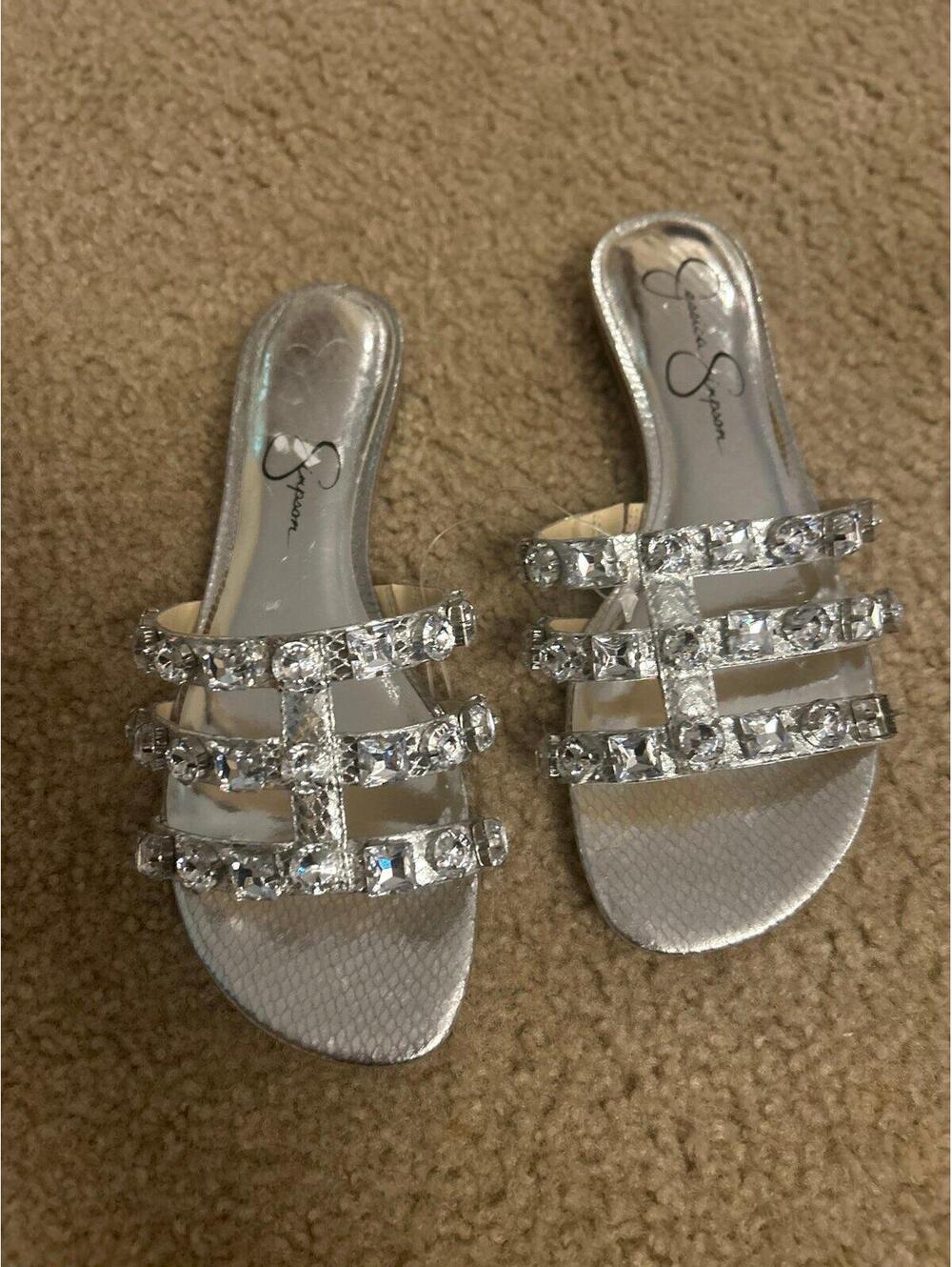 A313 Jessica Simpson silver jewel sandals shoes woman size 8